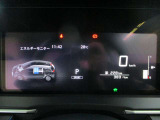 統合型インターフェースディスプレイ。モーターへ発電していく様子も見れるメーター類。ハンドル左側のスイッチで表示切替や設定が出来ます。
