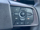 手元でナビの音量調整等が出来るのでナビの操作によるわき見運転を防止することが出来ます。