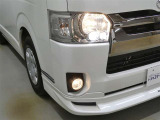 LEDヘッドライトです。デザイン性がよくとても明るいので、夜間の走行や悪天候でも安心です。しかも長寿命!