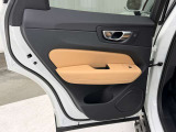 「スウェーデンの家の居心地のよさ」を念頭にデザインされたインテリア