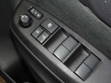 電動格納式ドアミラー・パワーウインドウを装備しています。