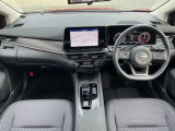 前席内装の全体像です。是非実車をご覧にお越し頂き実際にお座りください。