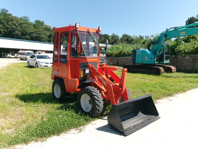 クボタ  ミニホイールローダ R330