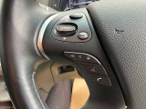 ステアリングスイッチ付きのハンドル!運転に支障をきたすことなくナビ操作が可能です!!