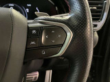 ミリ波レーダーとカメラを組み合わせたLEXUS Safety System。長距離の高速走行が快適になる、全車速追従型のレーダークルーズコントロールに対応しています。