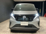 視認性の良いHIDヘッドランプと専用フォグランプも付いています!