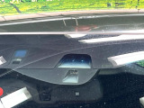 【シティブレーキアクティブシステム】低速走行中に前方の車両等を認識し、衝突しそうな時は警報とブレーキで衝突回避と被害軽減をアシスト。より安全にドライブをお楽しみいただけます。
