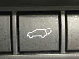 【パワーバックドア】スマートキーや運転席のボタンを押すだけでリアゲートが自動で開閉します!荷物を持っている時や、高い位置にあるバックドアを閉める際に便利な機能です♪
