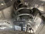 お車を安心してお乗りいただく為には、足回りの定期点検が欠かせません。サービスサポート(有償保証)では無料点検もご提供しており、安心のカーライフをお過ごしいただけるサポート体制が整っています。