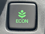 ECONスイッチ(ECONモード) エンジンだけでなくエアコンなども含めてクルマ全体を燃費優先で自動制御するECONモード。早く車内を涼しくしたい夏場など、空調を優先したい時には、スイッチを押してOF