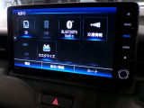 CD、DVD、Bluetooth、AM、FM、スマートフォン接続ができます。