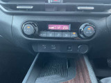 オートエアコンで快適ドライブ!ワイヤレス充電器装備☆