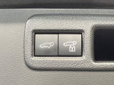 【パワーバックドア】スマートキーや運転席のボタンを押すだけでリアゲートが自動で開閉します!荷物を持っている時や、高い位置にあるバックドアを閉める際に便利な機能です♪