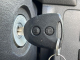 【キーレス】少し離れた場所からでもボタン一つでドアの開錠・施錠ができるのでとっても便利!ドアの鍵穴周りに傷をつけることもありません♪