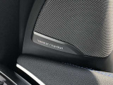 ハーマンカードンのカースピーカーは良質な音を届けると同時に、その先にある車内空間における上質な&ldquo;音楽体験&rdquo;も提供している。