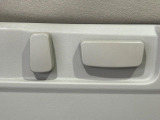 【パワーシート】スイッチ一つで簡単にシートの微調整が可能!電動だから力もいりません!快適なシートポジションにセットして、快適なドライブをお楽しみください。