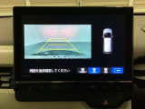 バックでの車庫入れも安心です!リアカメラが付いているバックモニター付のナビを装備しております。バンパーについているソナーや、操作線もついており距離感も画面から確認できます。