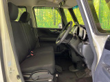 運転席シート廻りは使用感も少なく、良好な状態となっています。丁寧に使われていたことがよくわかりますね。
