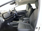 高いホールド性で運転姿勢が安定します。長距離ドライブでも疲れにくいのが魅力です。快適なドライビングライフをお送りください♪