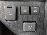 シートヒーター、USB接続端子、アクセサリーソケット付