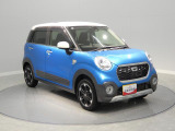 【斜め前】SUVテイストを取り入れた力強いフォルム。見晴らしが良く、運転に不慣れな方でも車両感覚が掴みやすいです。