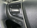 ステアリングスイッチ装備!運転しながら手元でオーディオの操作などができます。