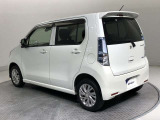 軽自動車でこの大きさ・広さは驚きですね。 室内も広く、乗り降りがしやすいですよ。