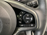【アダプティブ・クルーズ・コントロール】予め設定した車速内でクルマが自動的に加減速。 前走車との適切な車間距離を維持しながら追従走行し、高速道路でのドライバーの疲労を軽減してくれる嬉しい機能付♪