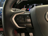 オーディオや運転支援機能などを手元で操作できるステアリングスイッチ。操作時の視線移動が少なく、安全にも貢献します。