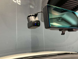 いくら安全運転をしていても、事故に巻き込まれることもあります。万が一の時に証拠として使える前後ドライブレコーダーがついてます♪