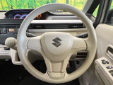 インテリアに合わせたデザインのステアリングは、運転される方のことも考え、運転しやすい形状、大きさです。是非一度、実際に触ってお確かめください。