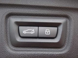 お車の車検や板金等も自社整備工場にて対応致しますので、ご安心下さい。お客様からのご来店、ご連絡をスタッフ一同心よりお待ちしております。