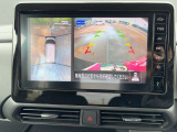 空の上から見下ろすような視点で駐車が出来る「アラウンドビューモニター」が表示されますので、駐車が苦手な方にも心強い味方になってくれるはずです♪