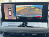 空の上から見下ろすような視点で駐車が出来る「アラウンドビューモニター」が表示されますので、駐車が苦手な方にも心強い味方になってくれるはずです♪