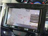 『1台』のお車に対して、3名体制で日々議論を重ね仕入れを行っております。