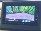 【バックカメラ】駐車時に後方がリアルタイム映像で確認できます。大型商業施設や立体駐車場での駐車時や、夜間のバック時に大活躍!運転スキルに関わらず、今や必須となった装備のひとつです!