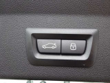 お車の車検や板金等も自社整備工場にて対応致しますので、ご安心下さい。お客様からのご来店、ご連絡をスタッフ一同心よりお待ちしております。
