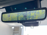 【デジタルインナーミラー】後席の大きな荷物や同乗者で後方が確認しづらい時でも安心!カメラが撮影した車両後方の映像をルームミラー内に表示。クリアな視界で状況の確認が可能です!