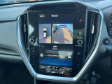 【マルチテレインモニター】車のフロントやサイドのカメラ画像を同時にモニター表示することで、悪路や狭い道を走行時でも周囲の状況確認ができ安心!本格SUVにうれしい装備です♪
