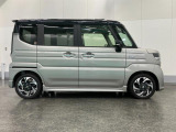 後席両側電動スライドドア☆開け閉めの際に隣の車や壁にぶつける心配もありません。