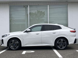 BMW Premium Selection 2年間走行距離無制限保証、安心もBMWクオリティ。BMWメカニックによる360度チェックの納車前点検。交換基準に達した部品があれば、BMW純正部品だけを使用し整備した後にお引渡しします。