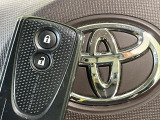 【キーレス】少し離れた場所からでもボタン一つでドアの開錠・施錠ができるのでとっても便利!ドアの鍵穴周りに傷をつけることもありません♪