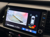 バックギアに入れるだけで自動でリヤカメラに切り替わります!車庫入れやバックが苦手な方にオススメ!