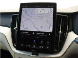 Googleのアプリとサービスがビルトインされ、スマホと同じように車両を直感的に操作できます。Googleマップが統合されており、リアルタイムの交通情報、音声操作によってより早く目的地に到着できます。
