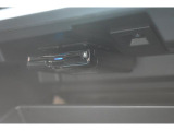 ETCは純正ならではの足元を妨げない工夫をこらしており、ETC2.0搭載車です。周辺のITSスポット道路状況や渋滞情報も表示可能でございます。