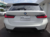 BMW正規販売店のお車は、全てのお車にBMW認定中古車保証書が発行されます。保証約款もございますので、保証内容が明確でございます。お客様にご安心してお乗り頂けますよう、全力でお客様をサポート致します。