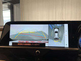 【バックモニター】駐車時に後方がリアルタイム映像で確認できます。大型商業施設や立体駐車場での駐車時や、夜間のバック時に大活躍?