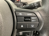 【アダプティブ・クルーズ・コントロール】予め設定した車速内でクルマが自動的に加減速。 前走車との適切な車間距離を維持しながら追従走行し、高速道路でのドライバーの疲労を軽減してくれる嬉しい機能付♪