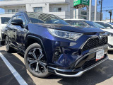 鋭く勢いのある目つきが印象的なデザインのヘッドランプです。