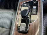 駐車ブレーキは電動式です。オートホールド機能付きで便利ですね